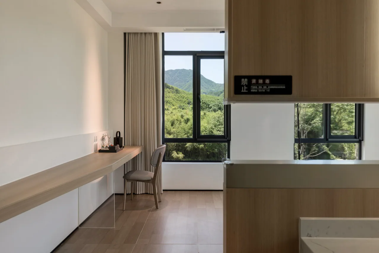 阳台景观大床房 · 306实景 5